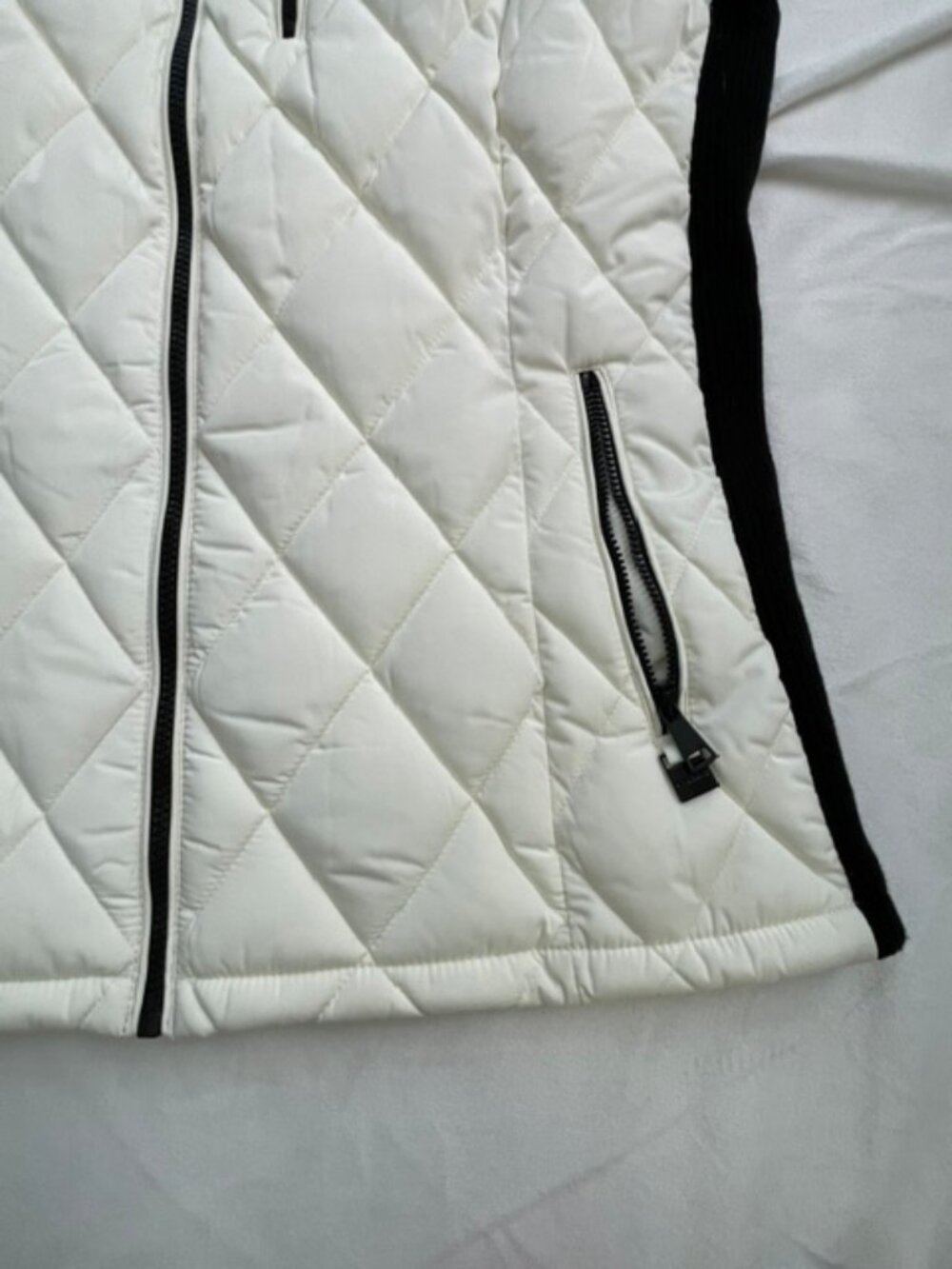 Calvin Klein Women's Quilted White Vest with Black Trim, White Black,  Size L - Picture 4 of 8